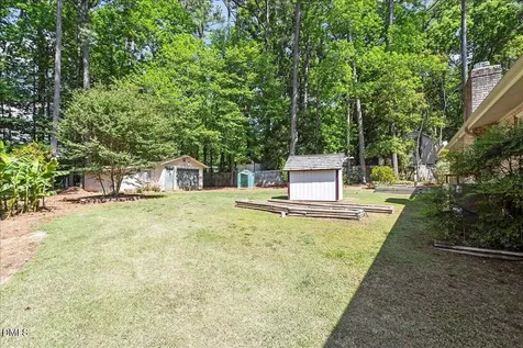 1621 Stonehurst Road Raleigh NC 27607