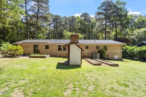 1621 Stonehurst Road Raleigh NC 27607