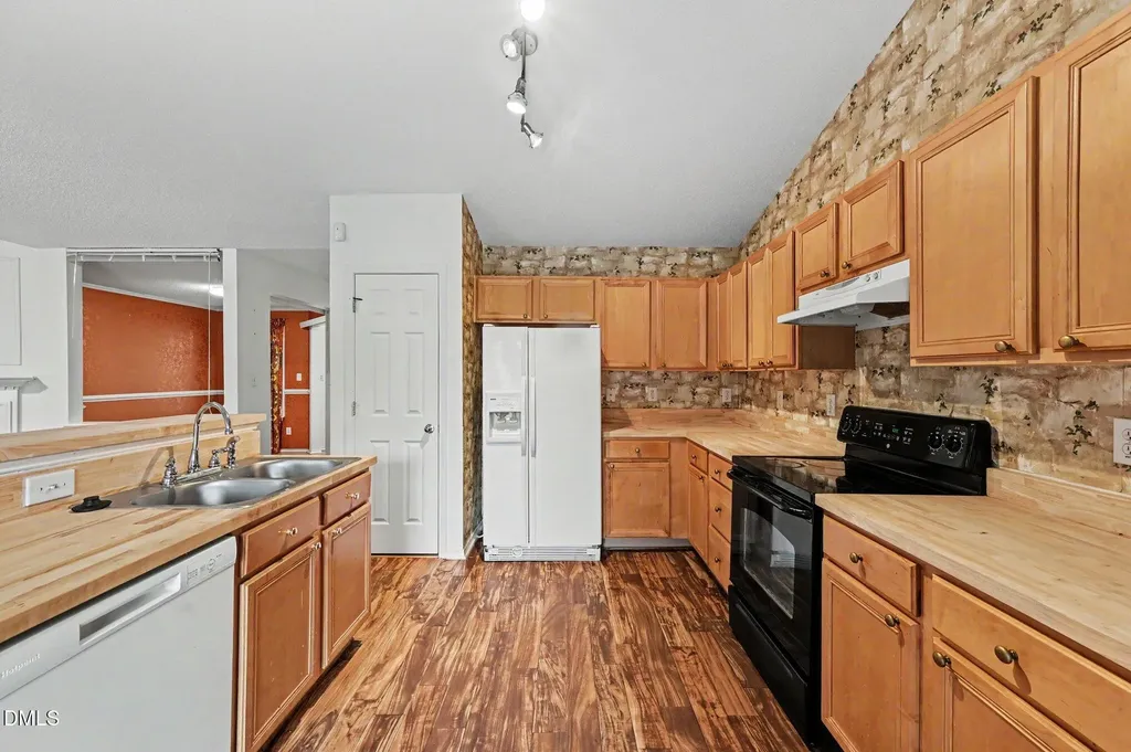 1016 Penncross Drive Raleigh NC 27610