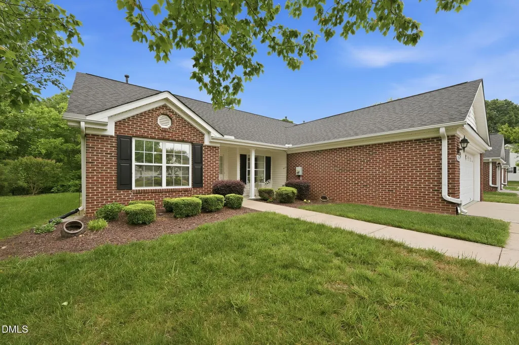 2204 Sweetbay Circle Burlington NC 27215