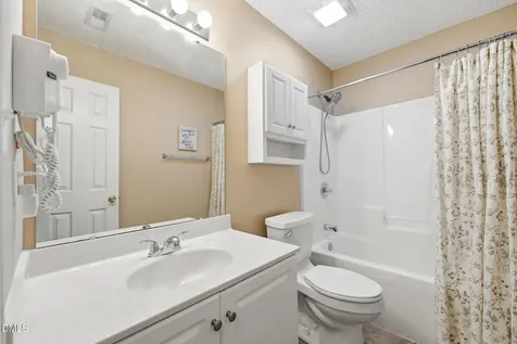 2204 Sweetbay Circle Burlington NC 27215
