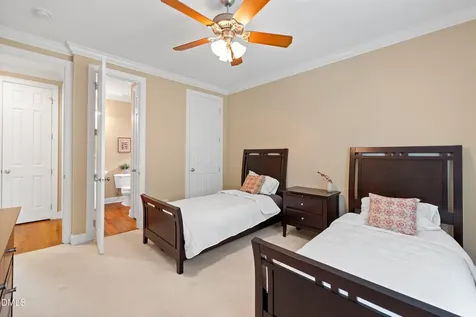 400 Allenhurst Place Cary NC 27518