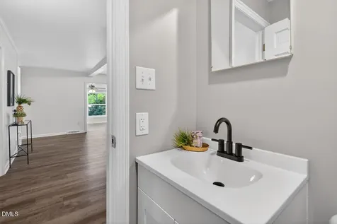 2003 Edgewood Avenue Burlington NC 27215