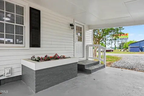 5262 Us 70 Princeton NC 27569