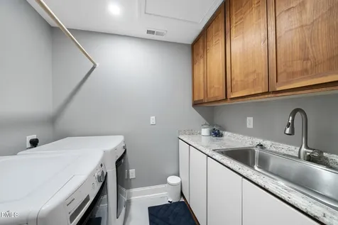 401 Vatersay Drive Apex NC 27502