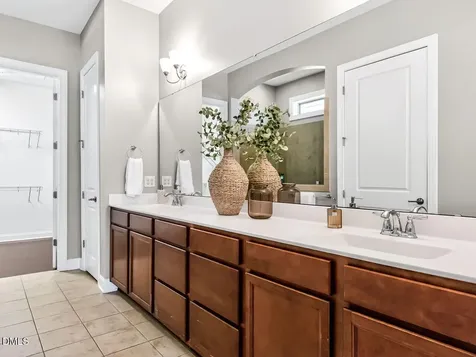 63 Middleton Place Chapel Hill NC 27516