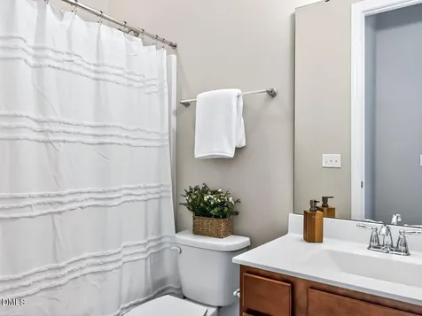 63 Middleton Place Chapel Hill NC 27516
