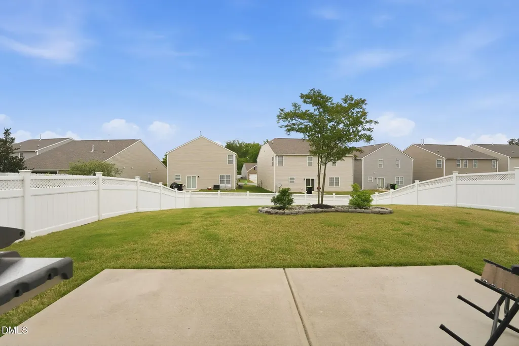 157 S Great White Way Clayton NC 27527