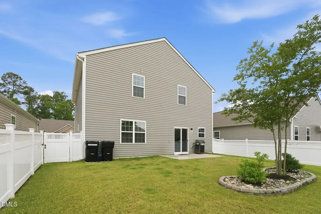 157 S Great White Way Clayton NC 27527
