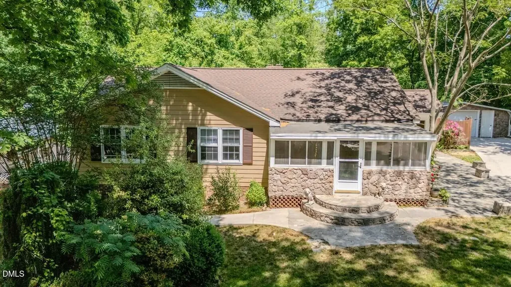 906 Andersonwood Drive Fuquay Varina NC 27526