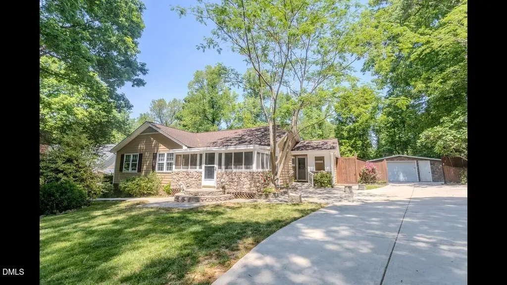 906 Andersonwood Drive Fuquay Varina NC 27526