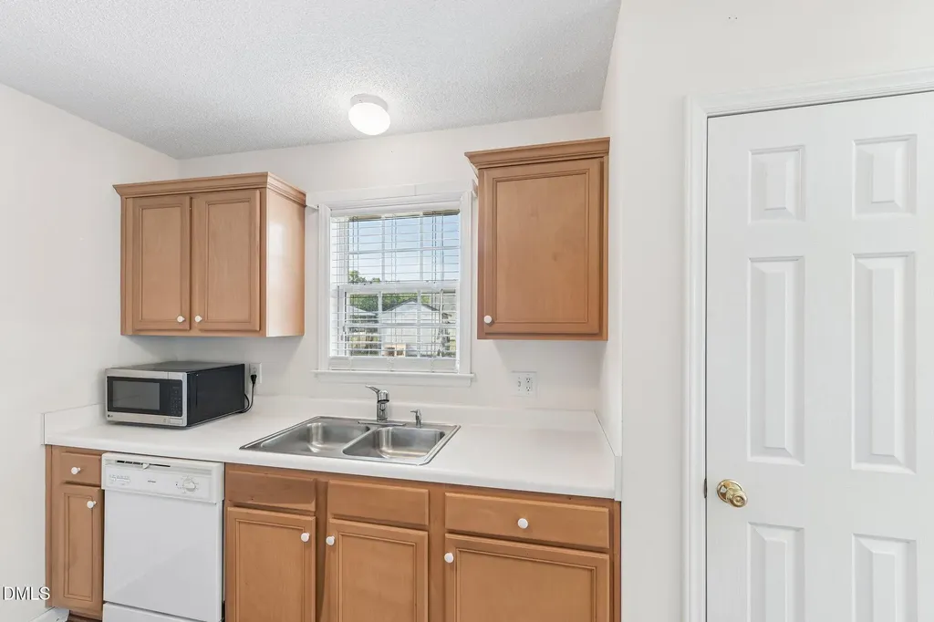 1013 Deer Oaks Court Raleigh NC 27603