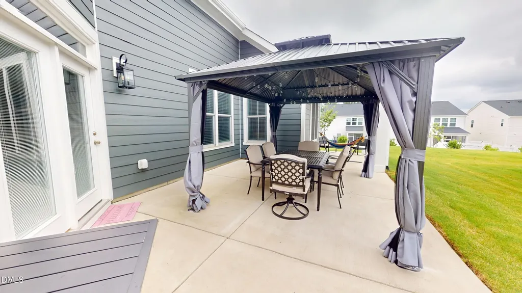 1720 Pinecliff Court Fuquay Varina NC 27526