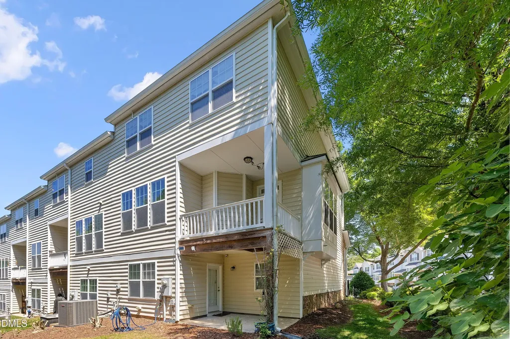 5911 Longeria Raleigh NC 27612