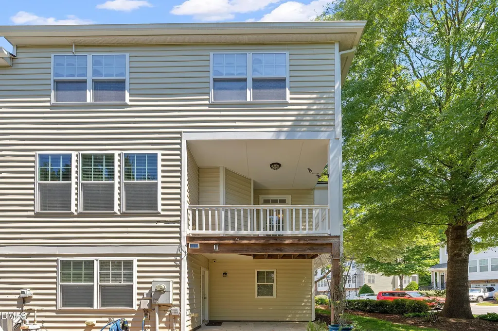5911 Longeria Raleigh NC 27612