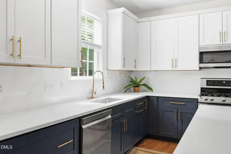 511 E Hatterleigh Avenue Hillsborough NC 27278