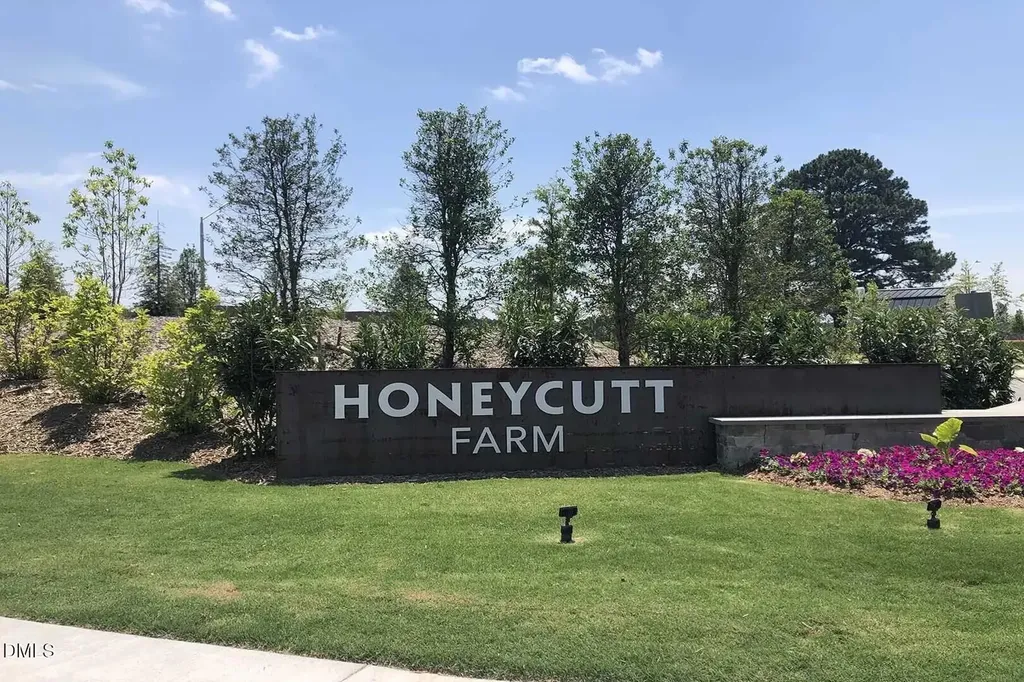 101 Faxton Way Holly Springs NC 27540