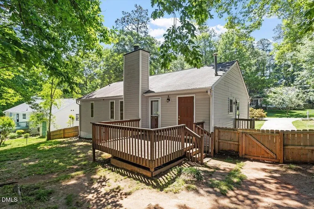 301 Round About Road Holly Springs NC 27540