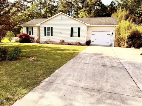707 Blue Jean Road Whiteville NC 28472
