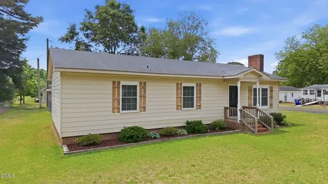 104 E Caroline Avenue Smithfield NC 27577