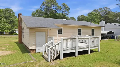 104 E Caroline Avenue Smithfield NC 27577