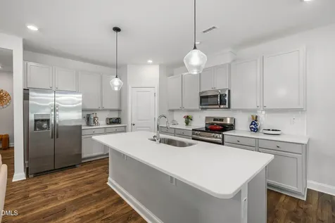 530 Barrington Row Avenue Zebulon NC 27597