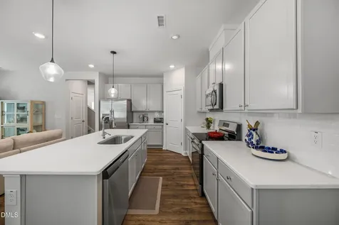 530 Barrington Row Avenue Zebulon NC 27597
