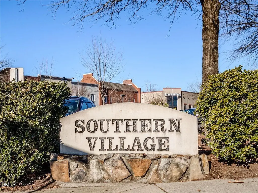 913 Edgewater Circle Chapel Hill NC 27516