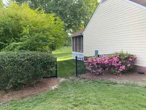 2020 Queen Charlotte Place Raleigh NC 27610