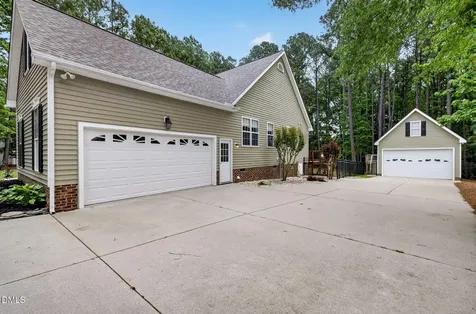 145 Oak Leaf Trail Youngsville NC 27596