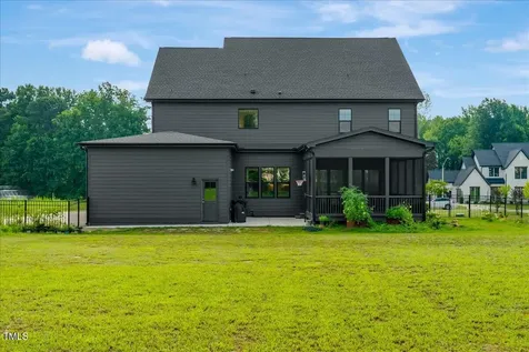372 Meadow Walk Drive Fuquay Varina NC 27526