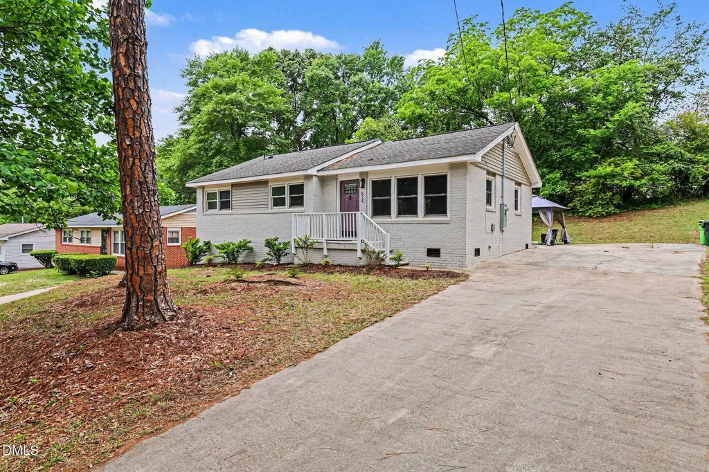 824 Carlisle Street Raleigh NC 27610