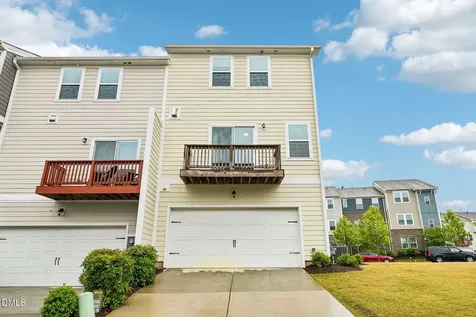 1041 Salt Glaze Lane Cary NC 27519