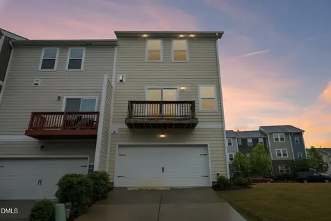 1041 Salt Glaze Lane Cary NC 27519