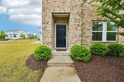1041 Salt Glaze Lane Cary NC 27519