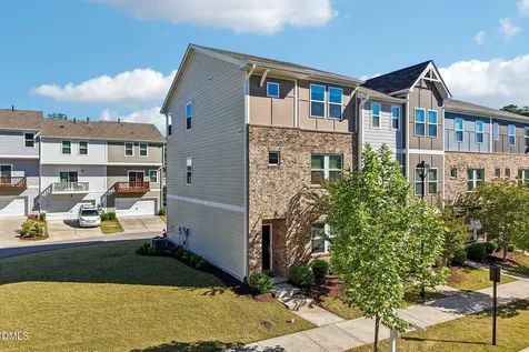 1041 Salt Glaze Lane Cary NC 27519