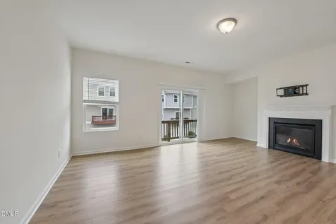 1041 Salt Glaze Lane Cary NC 27519