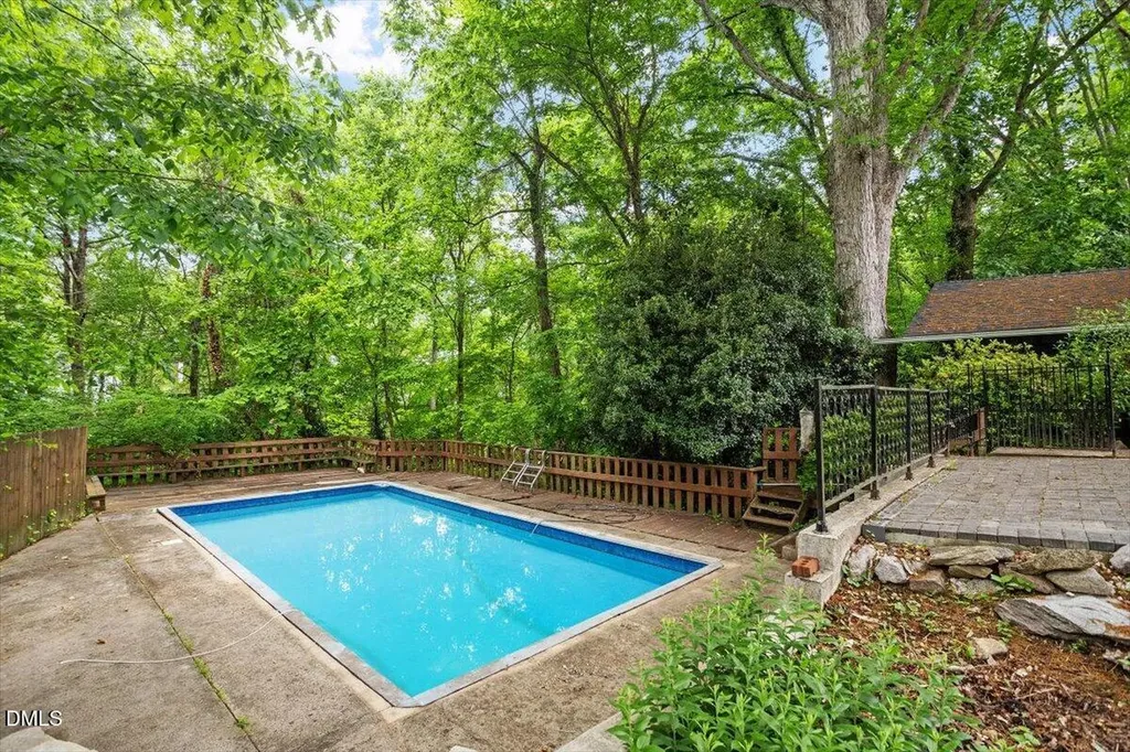 4005 Balsam Drive Raleigh NC 27612