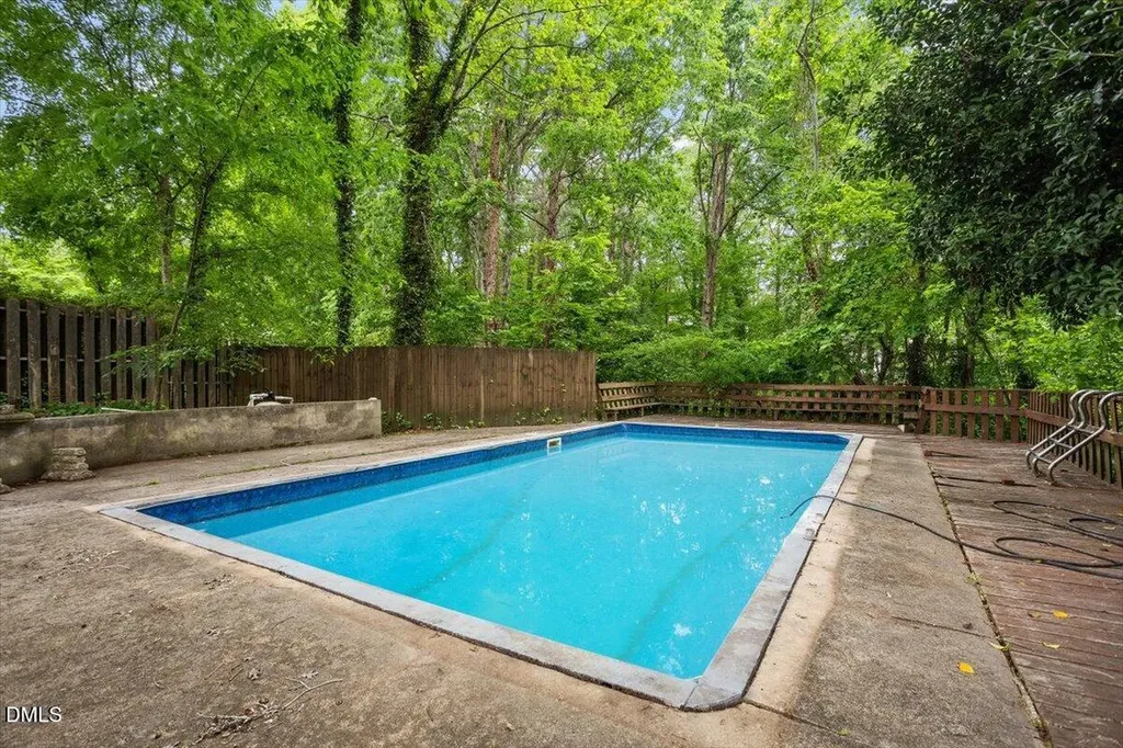 4005 Balsam Drive Raleigh NC 27612