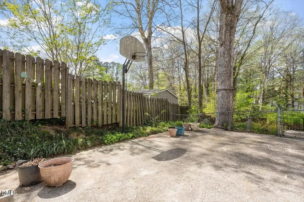 4005 Balsam Drive Raleigh NC 27612