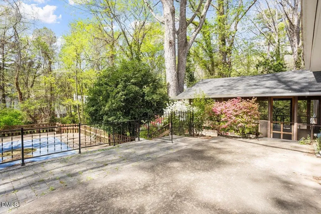 4005 Balsam Drive Raleigh NC 27612