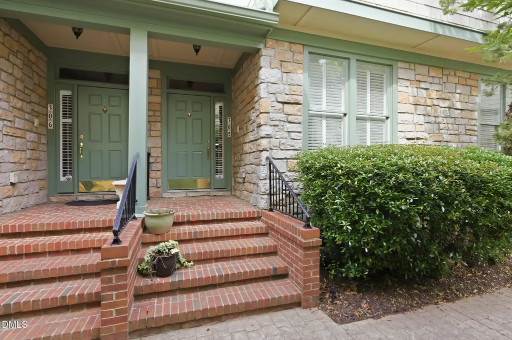 305 Presque Isle Lane Chapel Hill NC 27514