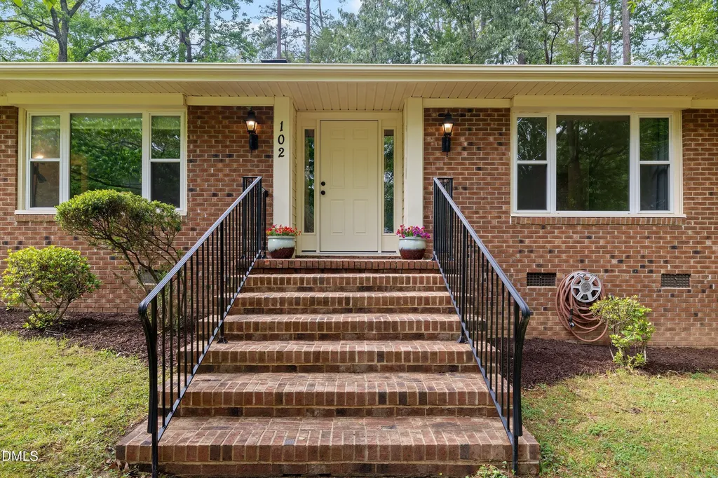 102 Olmstead Court Garner NC 27529