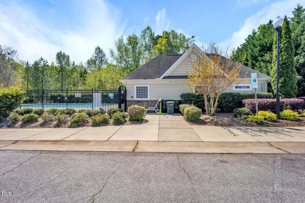 104 Saltybrook Lane Holly Springs NC 27540