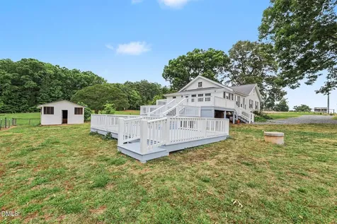 216 Clark Lane Siler City NC 27344
