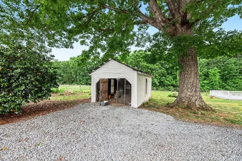 216 Clark Lane Siler City NC 27344