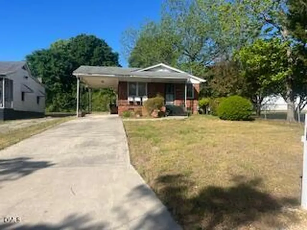 628 Farrar Avenue Henderson NC 27536