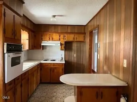 628 Farrar Avenue Henderson NC 27536
