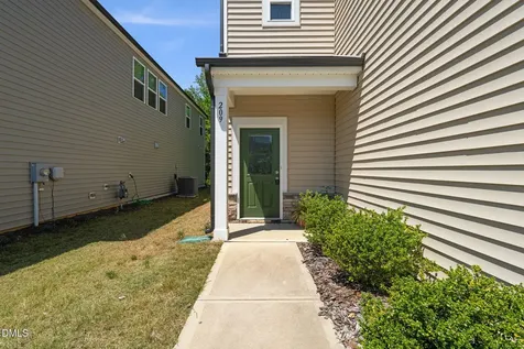 209 Wilbur Lake Drive Fuquay Varina NC 27526