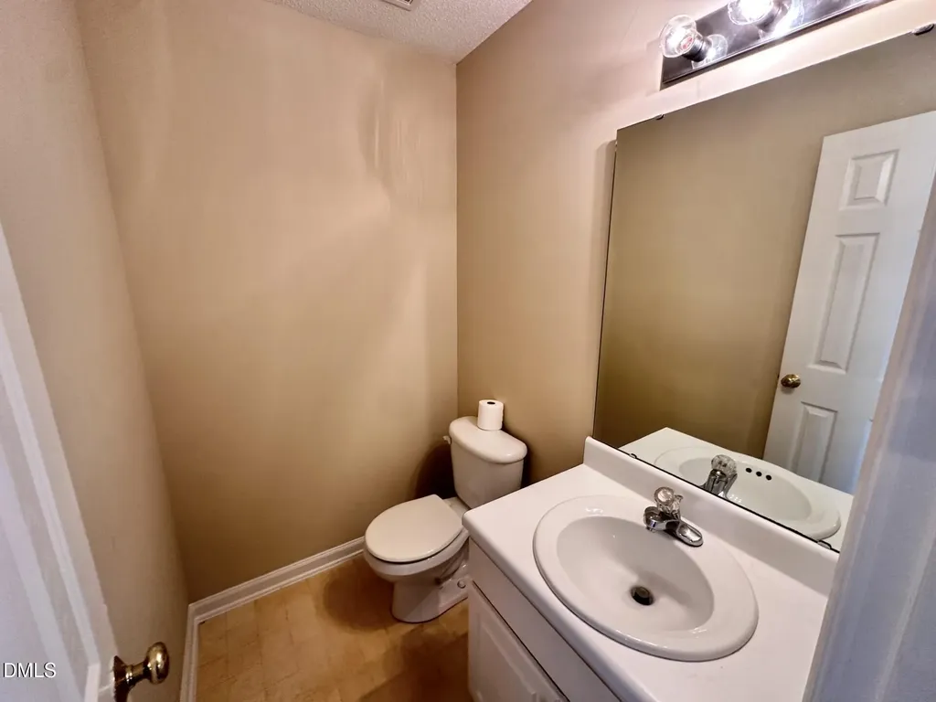 2112 Walnut Bluffs Lane Raleigh NC 27610